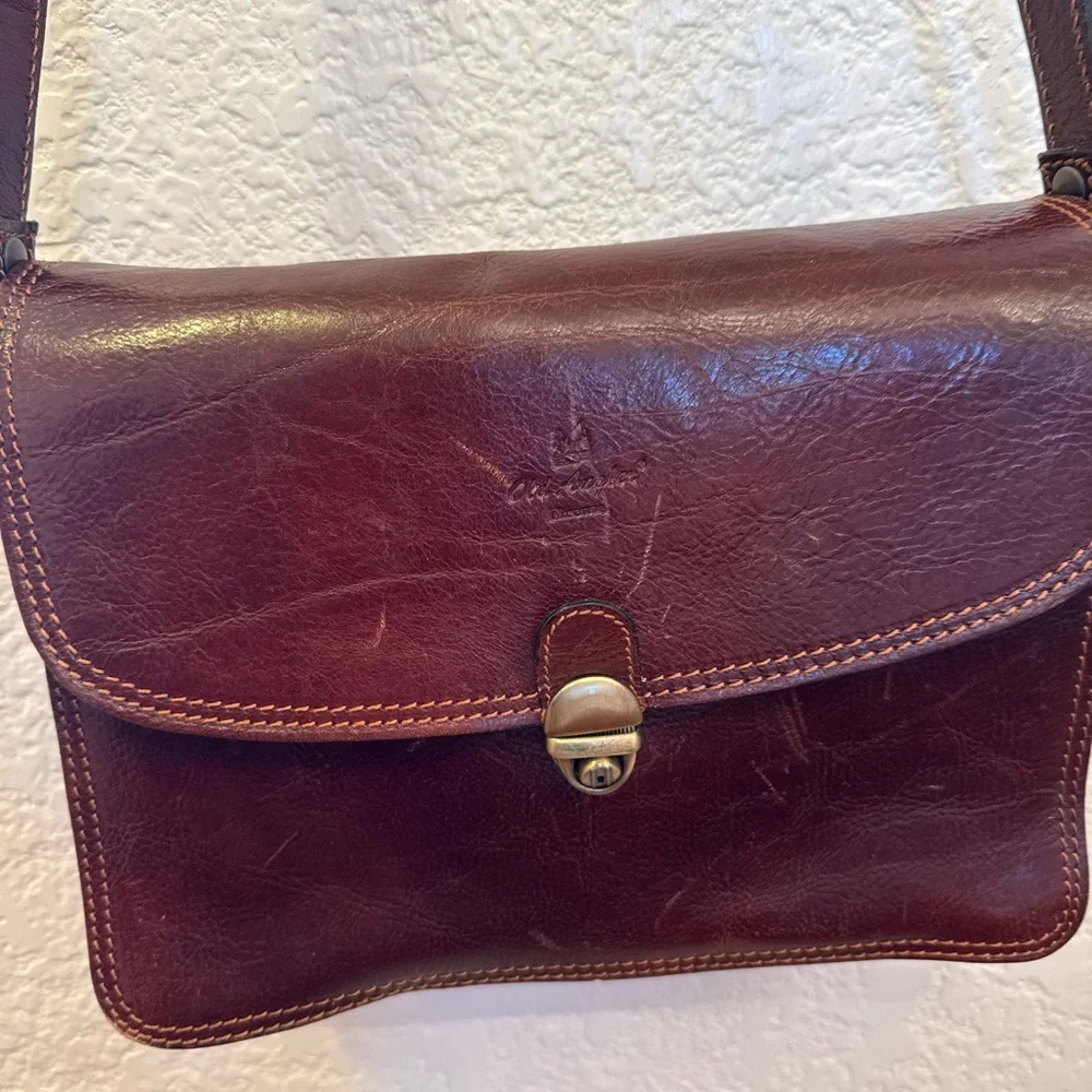 Artisan Craftsmanship, timeless luxury made in Italy Old Angler Firenze bag